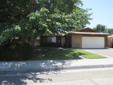 Main picture of 2214 W Avenue K15