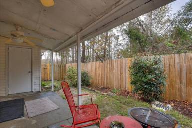 Main picture of 8041 Reagan Cir