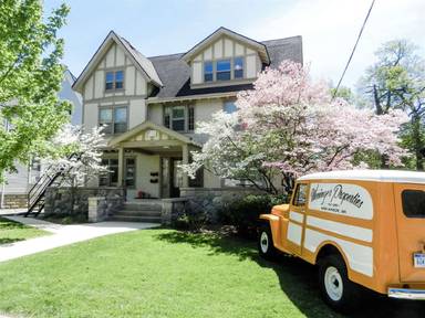 Main picture of 1020 Oakland Ave