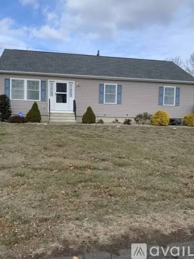 Main picture of 32 Nathans Ln