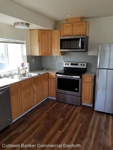Main picture of 122 S Baker St