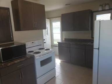 Main picture of 839 12th Ave SE