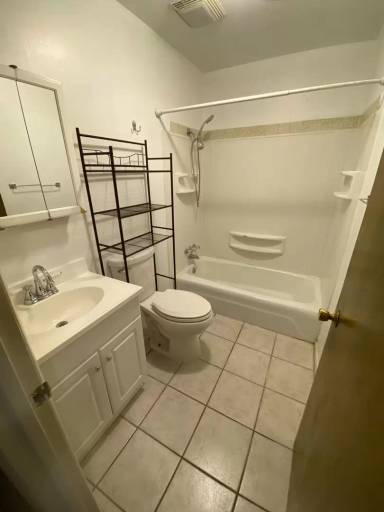 Main picture of 535 E 7th St