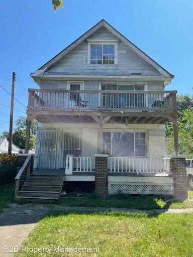 Main picture of 3031 W 115th St