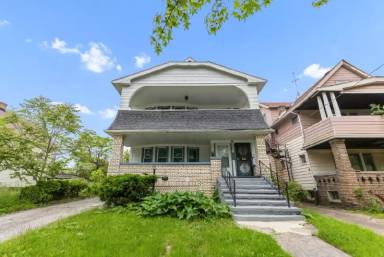 Main picture of 3657 E 151st St