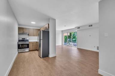 Main picture of 420 Euclid Ave