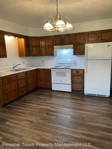 Main picture of 1050 Front St