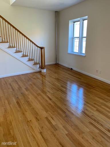 Main picture of 212 Grand St