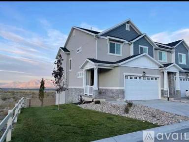 Main picture of Sky Ridge Townhomes