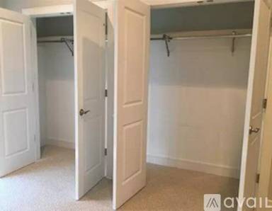 Main picture of 2404-14 W Cortland