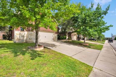 Main picture of 5035 Segovia Way