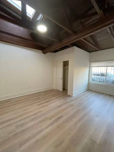 Main picture of 3845 Market St