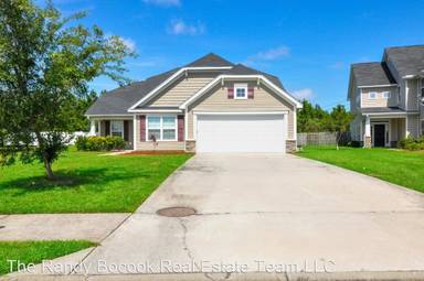 Main picture of 210 Willow Oak Dr