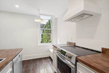 Main picture of 1832 Callowhill St