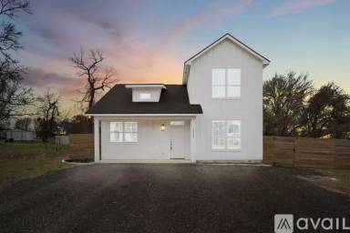 Main picture of 22562 Buchanan St