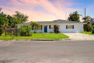 Main picture of 1796 Florence Ave