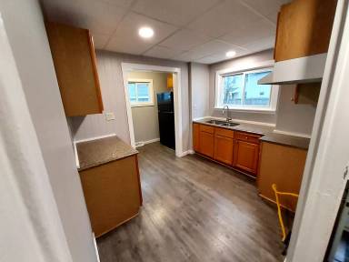 Main picture of 69 Angle St