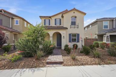 Main picture of 2475 Piacenza Pl