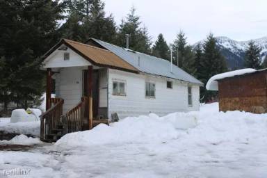 Main picture of 136 Krause Ln