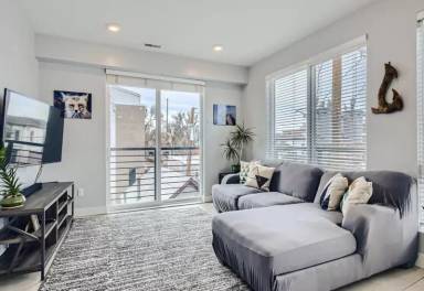 Main picture of 2835 W 24th Ave