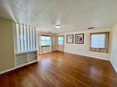Main picture of 1720 Cherry Ave