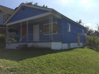 Main picture of 679 E Kossuth St