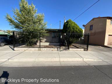Main picture of 208 University Blvd SE