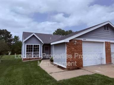Main picture of 1404 E 21st Ter