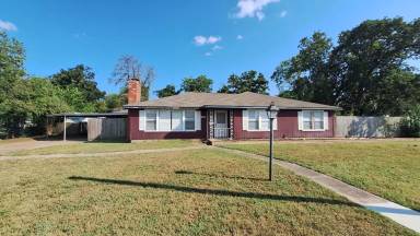 Main picture of 201 Elm Ave