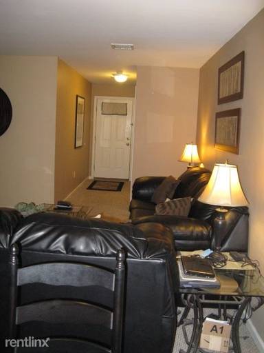Main picture of 335 Naugatuck Ave