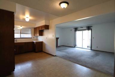 Main picture of 615 E McElhany Ave