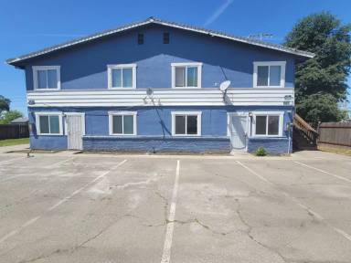 Main picture of 3729 Balsam St