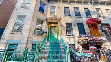 Main picture of 459 Woodward Ave