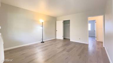 Main picture of 4912 Woodman Ave