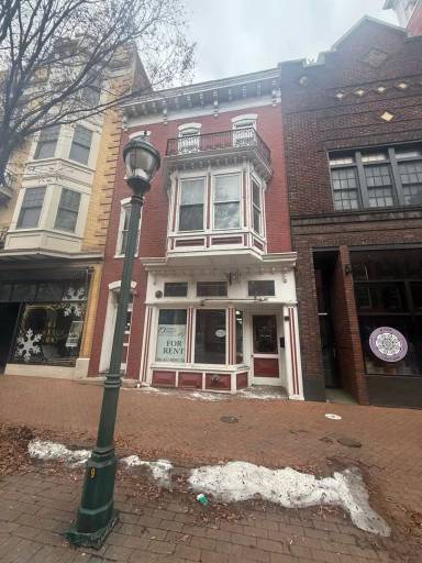 Main picture of 41 1/2 S Potomac St