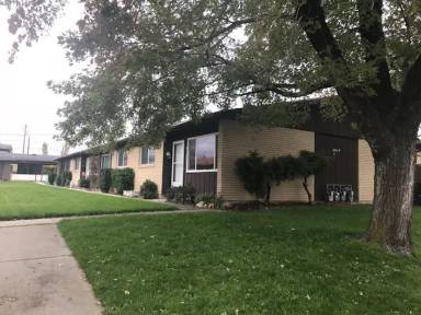 Main picture of 1462 N 75 W