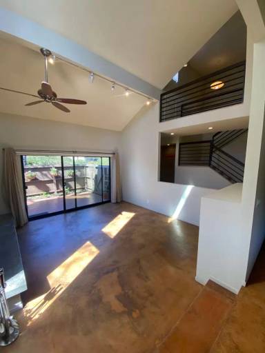Main picture of 211 N Carrillo Rd