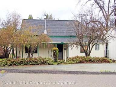 Main picture of 18491 Rozier Ave