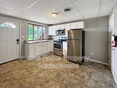 Main picture of 476 W Main St