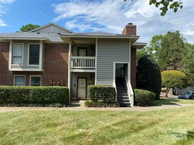 Main picture of 7942 Greenside Ct