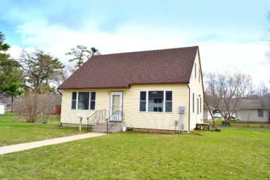 Main picture of 605 Iowa Ave