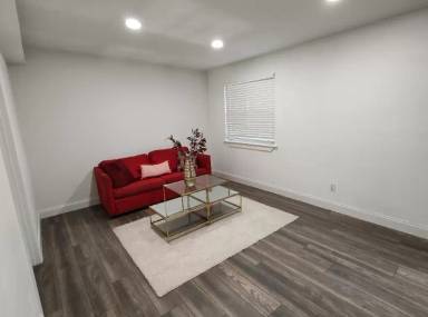 Main picture of 5107 Barnett Pl