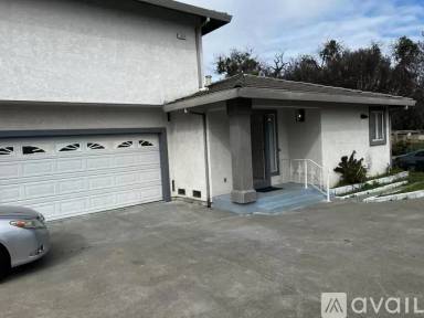 Main picture of 550 Edgewood Dr