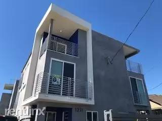 Main picture of 1213 N Alexandria Ave