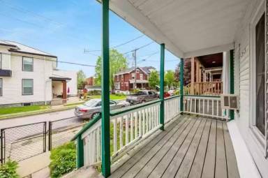 Main picture of 1915 Denver St