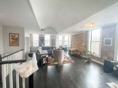 Main picture of 2834 N Southport Ave