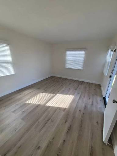 Main picture of 2652 E Carson St