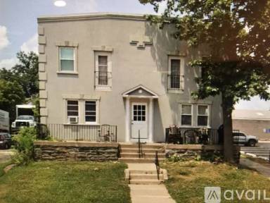 Main picture of 8 W Benedict Ave