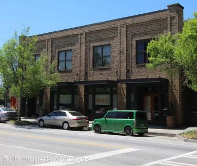 Main picture of 924 Garrett St SE