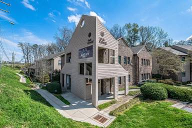Main picture of 2432 N Sharon Amity Rd